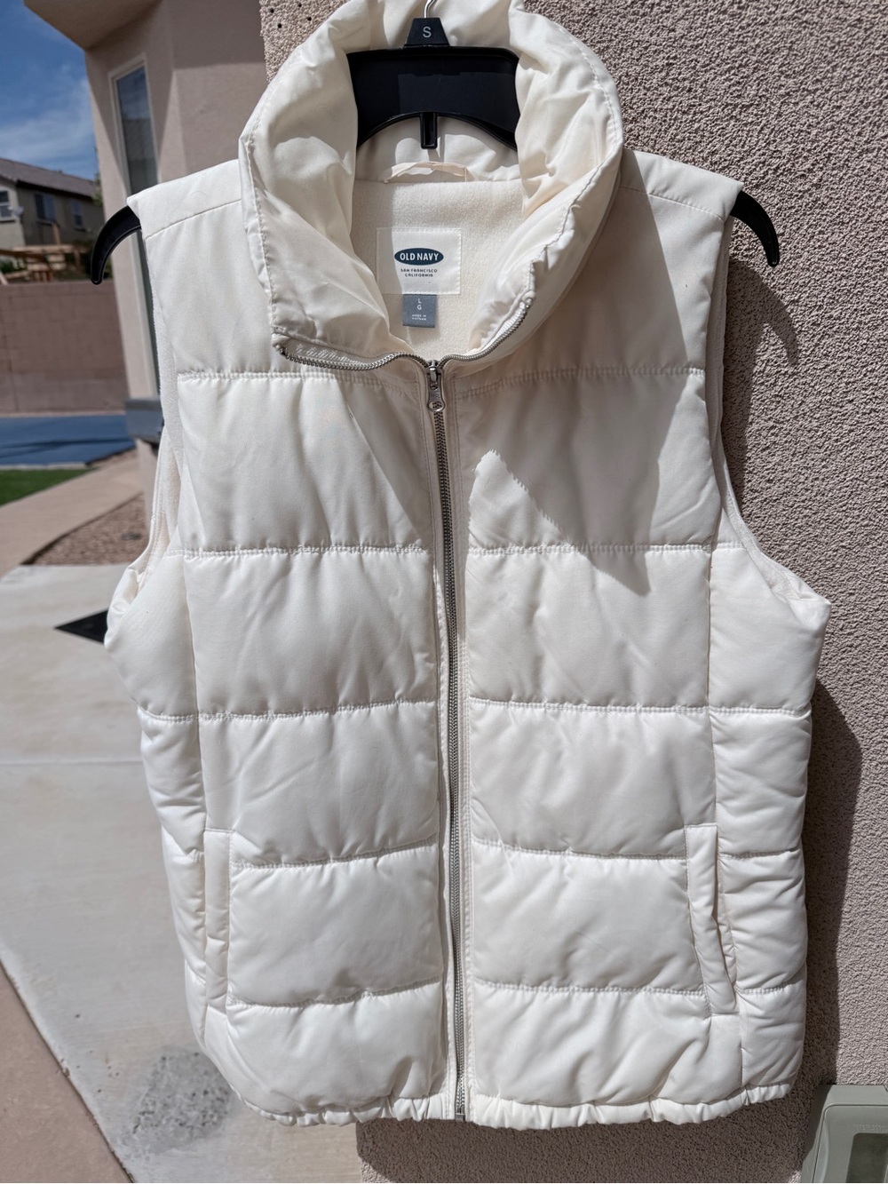 Old Navy Women's Cream Quilted Puffer Vest